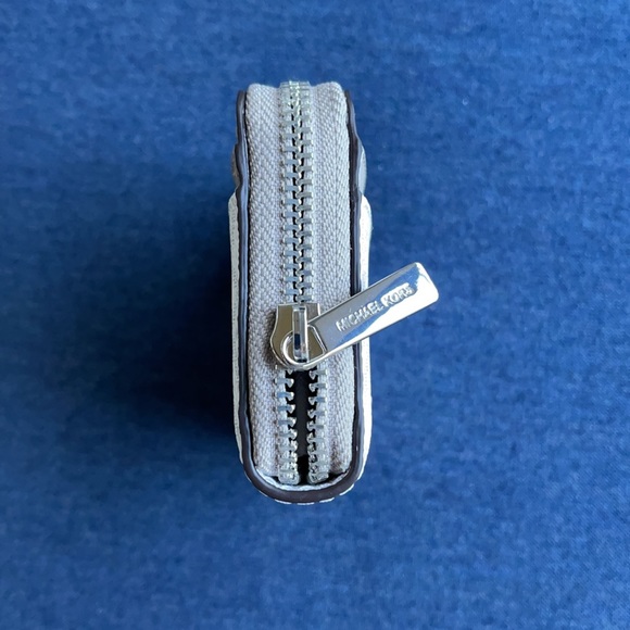 Michael Kors Medium Zip Around Card Case In Bright White - Picture 6 of 16